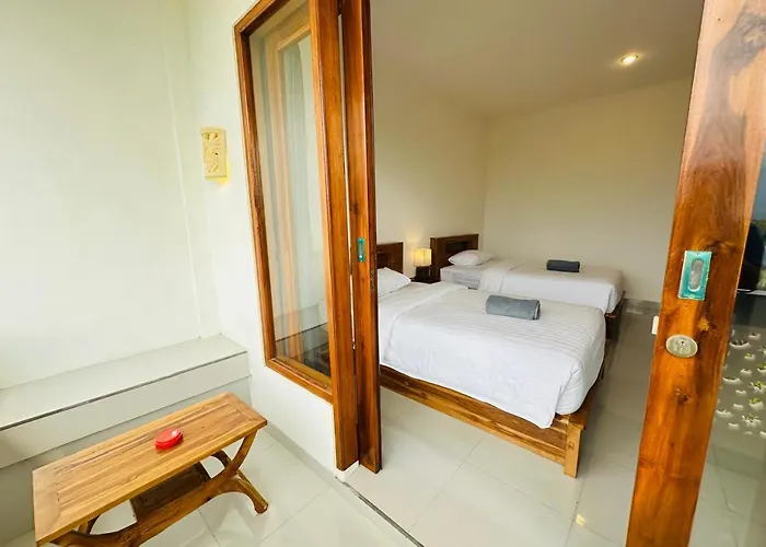 Ulu Khandra * Uluwatu